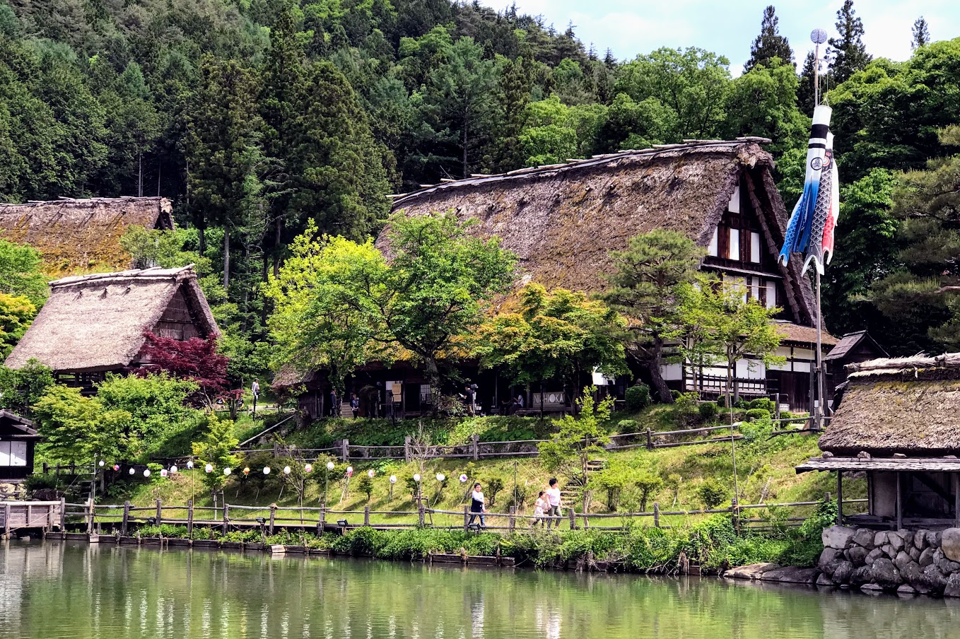 The house with a steep rafter roof in Hida village